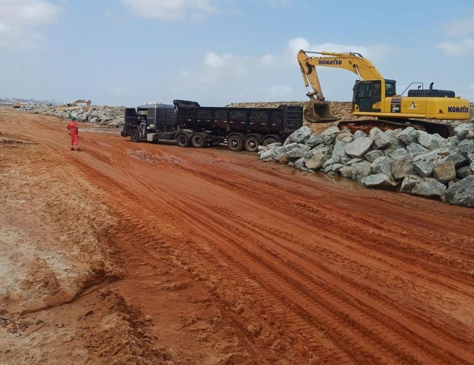 Nova Litorânea: Transporte de material